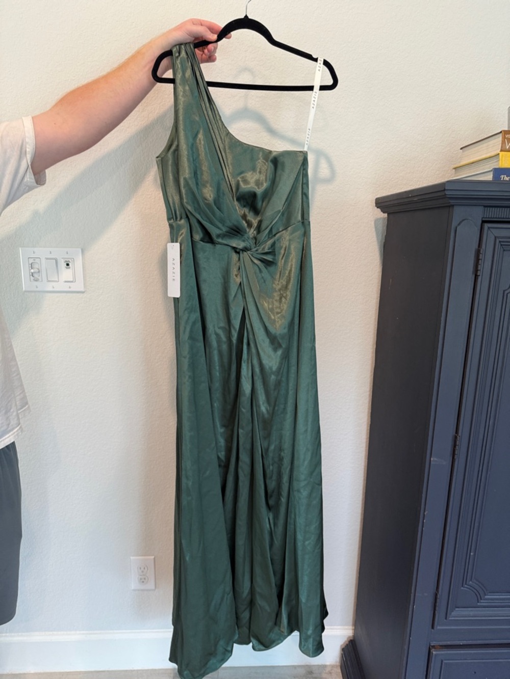 NWT Azazie One-Shoulder Emerald Green Satin Gown